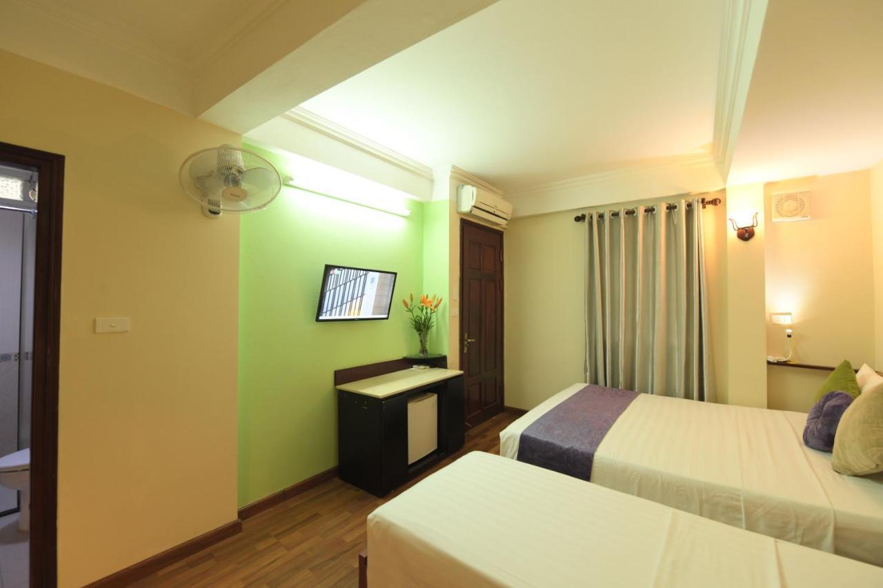 Holiday Lakeview Hotel Ханой Экстерьер фото